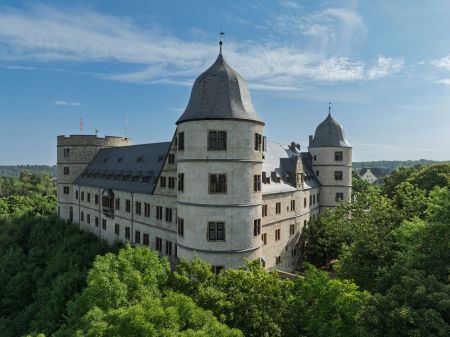 Deutschlands wichtigstes Radrennen kommt am 22. August auch an der Wewelsburg vorbei. (©Kreismuseum Wewelsburg, RLS Jakobsmeyer)